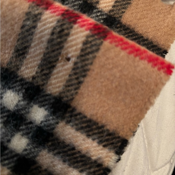 BURBERRY LONDON PLAID SCARF. - Picture 4 of 4
